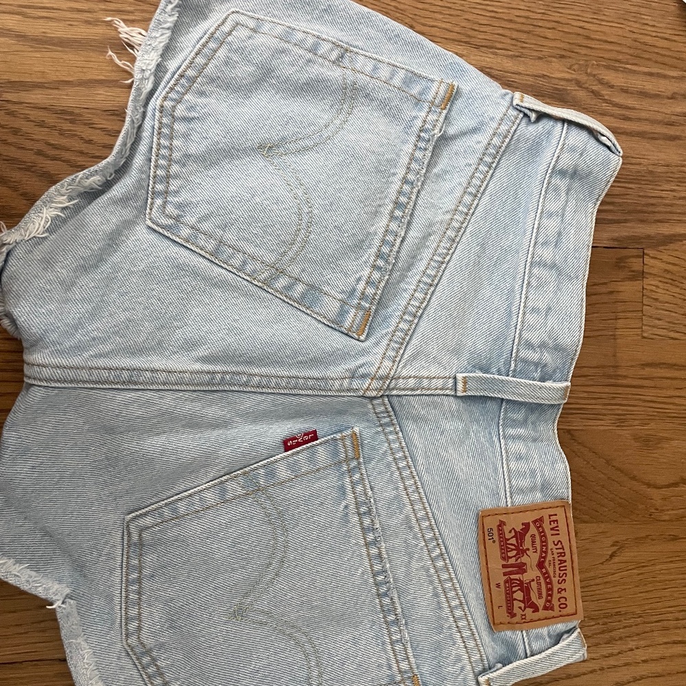 501 Levi shorts
